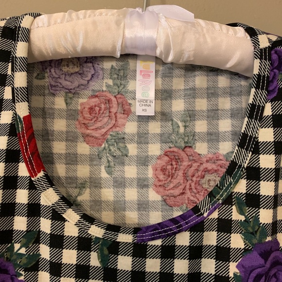 NWT Plaid and flower Flowy T-shirt - Picture 2 of 5